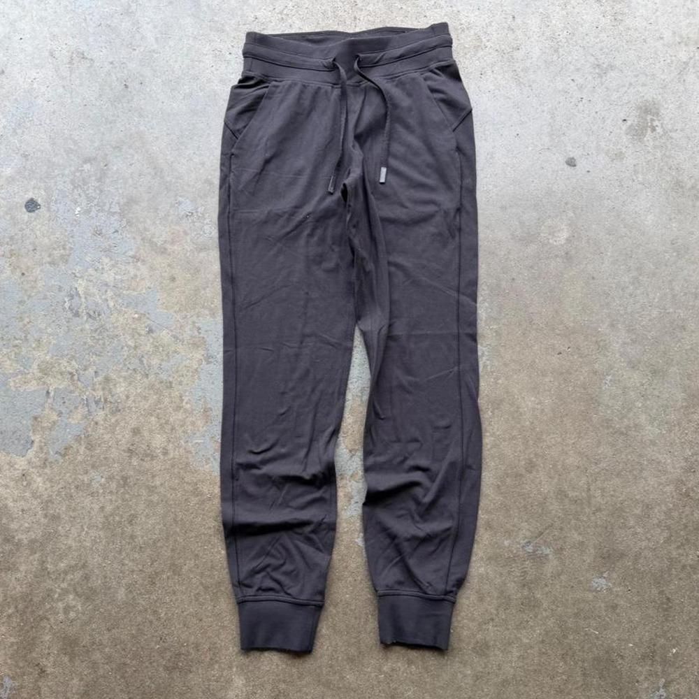 Lululemon black ready to rulu joggers size 4